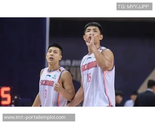 重庆篮球队实力变革引发热议新赛季展望与挑战并存